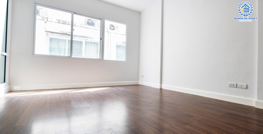 *****ทาวน์โฮมมือสองย่านนนทบุรี หลังกลาง 3 ชั้น ม.ทาวน์พลัสเอ็กซ์ ประชาชื่น-งามวงศ์วาน เนื้อที่ 20 ตร.ว. ฟังก์ชัน 3 ห้องนอน 3 ห้องน้ำ จอดรถได้ถึง 2 คัน บนทำเลโซนเมือง เดินทางสะดวกเพราะเชื่อมต่อหลายเส้นทาง ใกล้รถไฟฟ้าสายสีชมพู "สถานีสนามบินน้ำ"